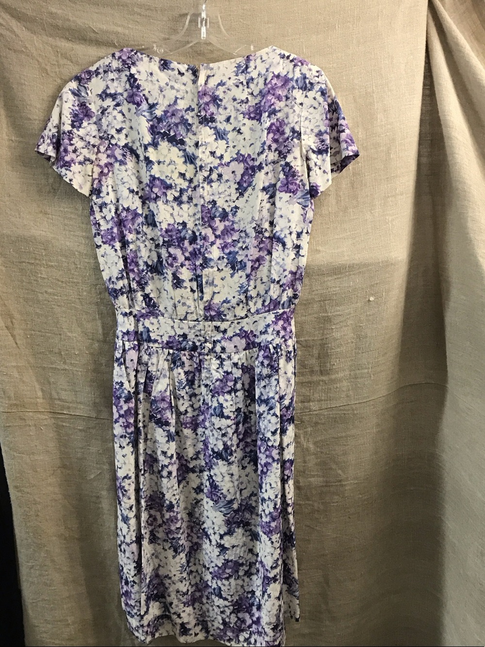Vintage 1950s Floral Purple Short-Sleeve Belted Midi Dress - Picture 3 of 4